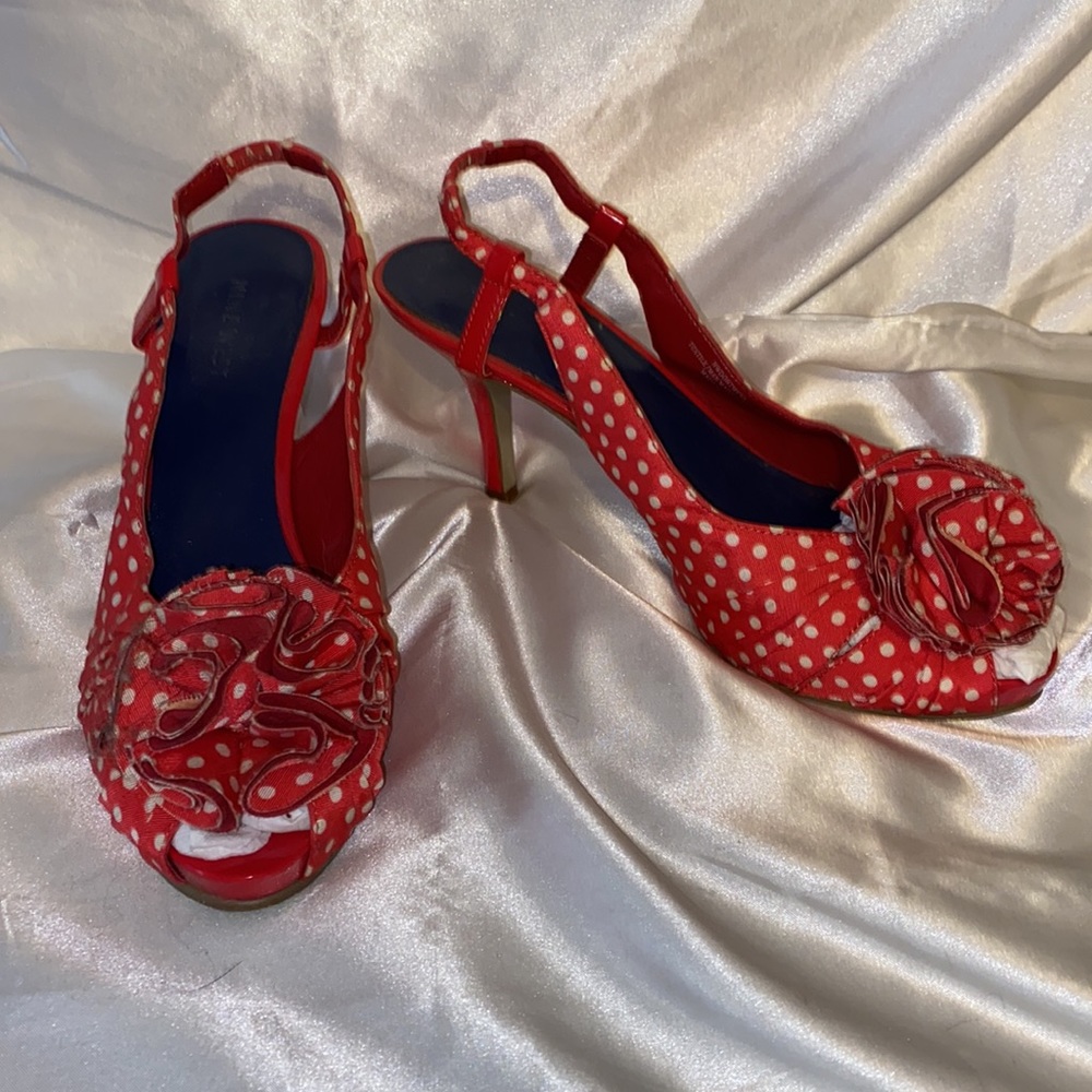 Nine West peep toe slingbacks.